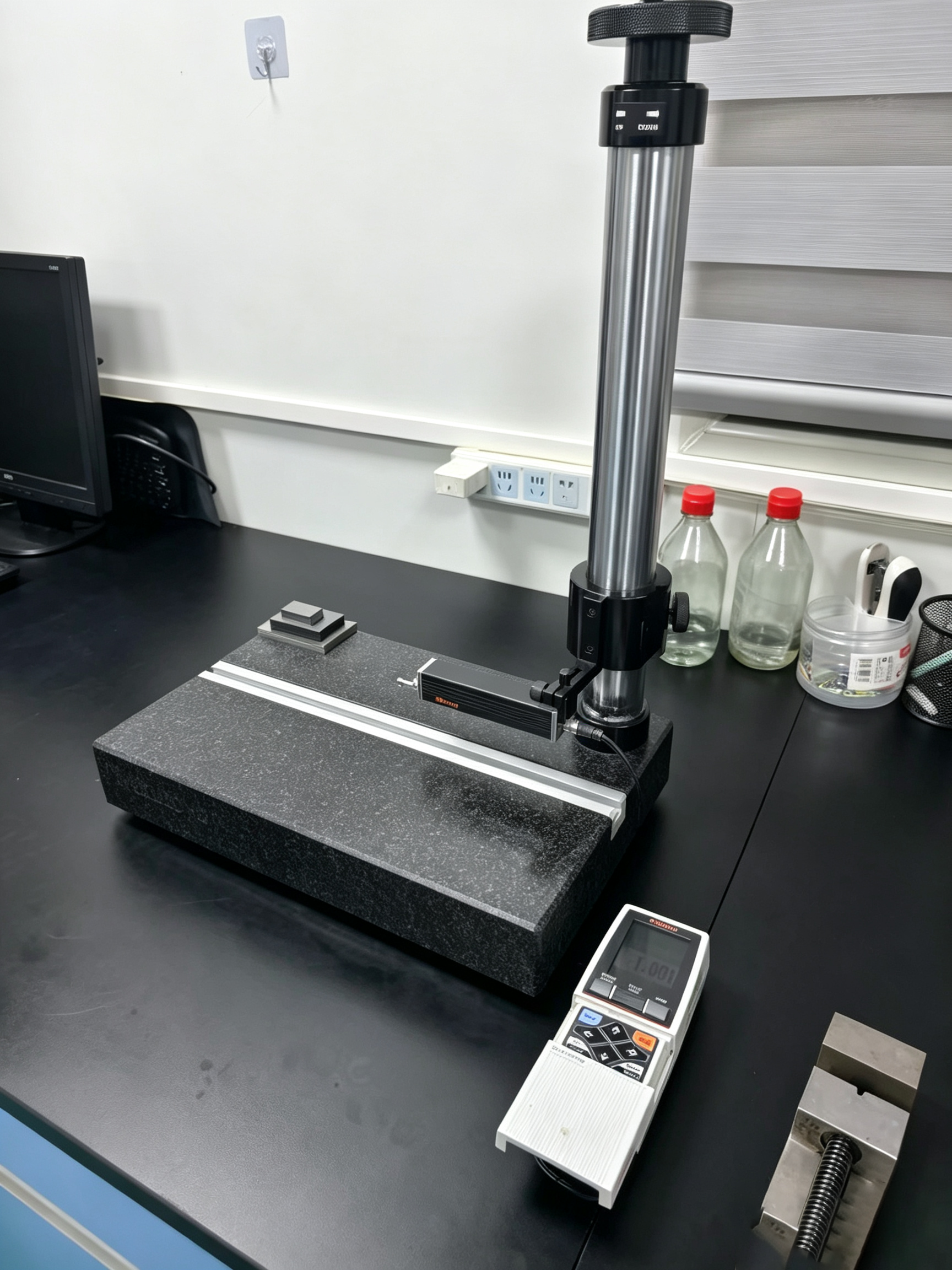 surface-roughness-tester